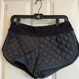 Lululemon hot cheeks down fill shorts, size 6.